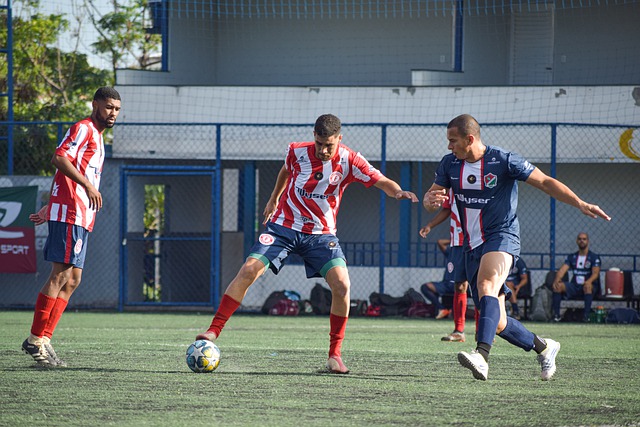 队的激烈对 队的激烈对